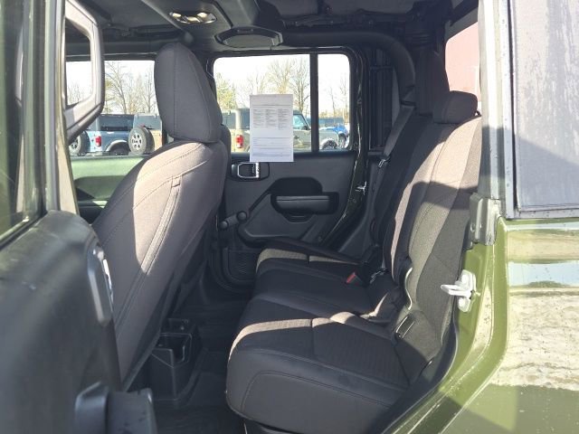 Used 2022 Jeep Gladiator Sport image 14
