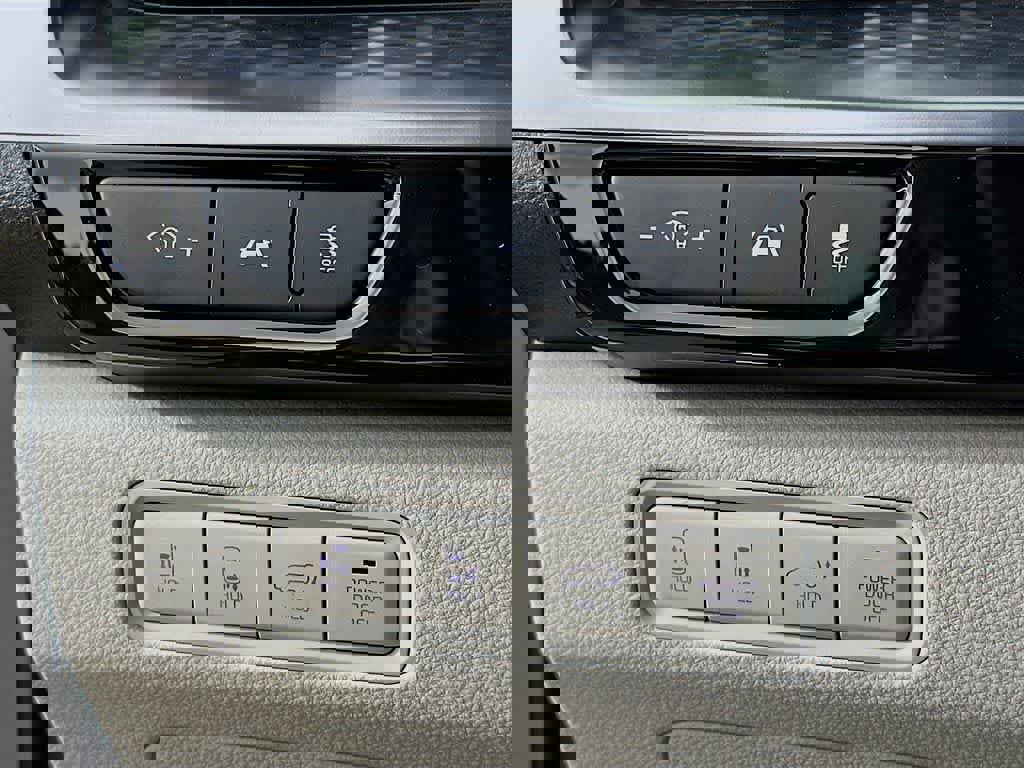 Used 2023 Kia Carnival SX Prestige image 27