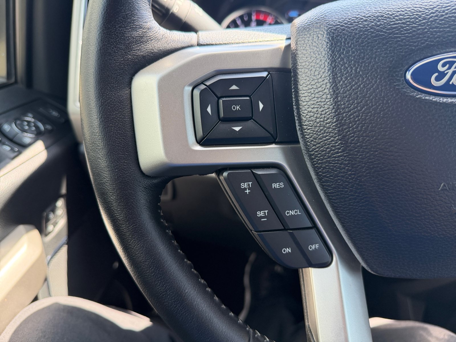 Certified 2021 Ford F250 Lariat w/ Lariat Value Package AWD/4WD image 20