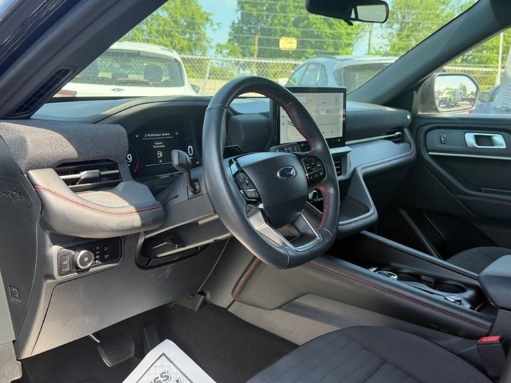 Certified 2025 Ford Explorer ST-Line w/ ST-Line Street Pack AWD/4WD image 13