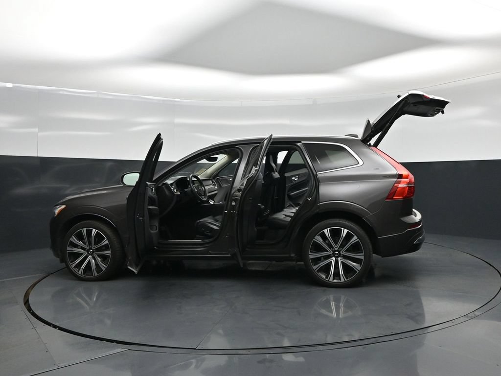 Used 2023 Volvo XC60 B5 Ultimate w/ Climate Package AWD/4WD image 32