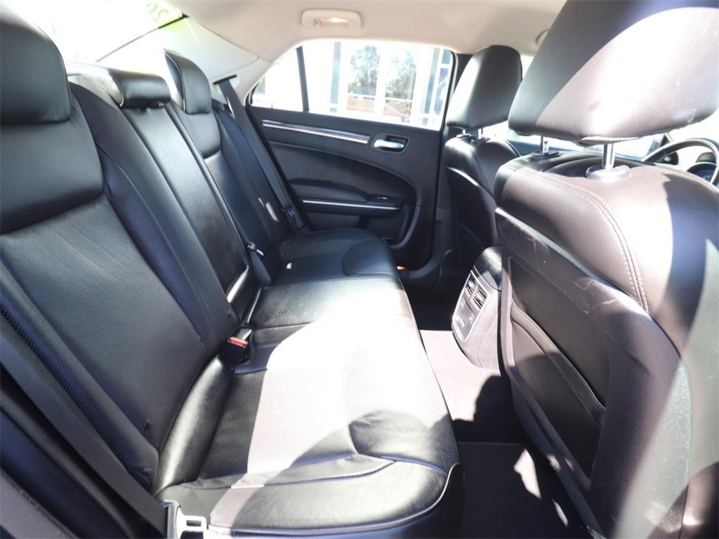 Used 2019 Chrysler 300 Limited image 19