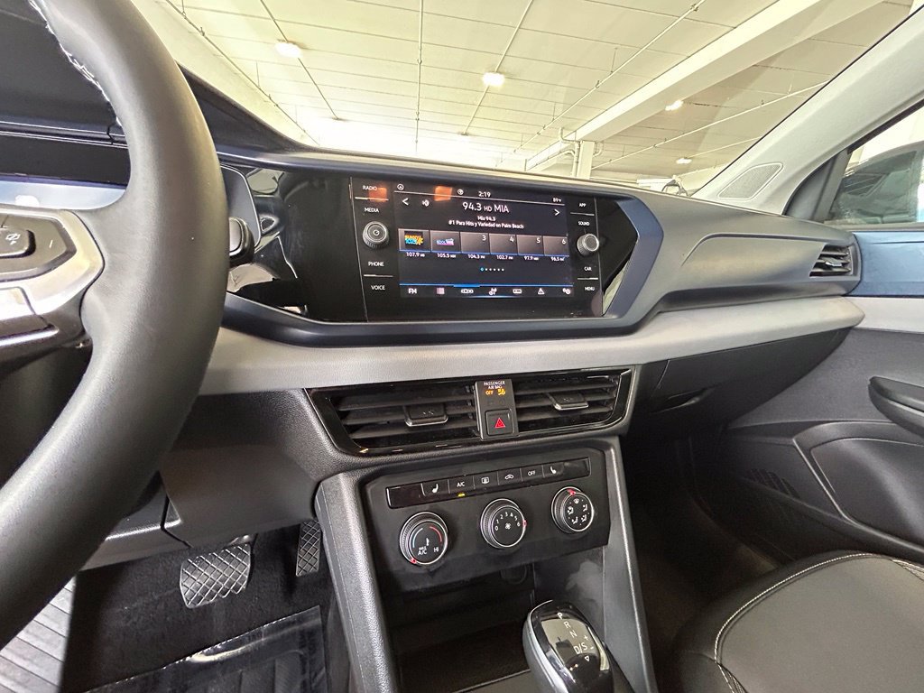 Used 2022 Volkswagen Taos SE FWD image 11