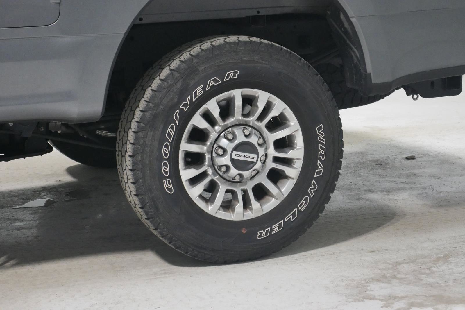 Certified 2022 Ford F250 XLT w/ XLT Premium Package image 9