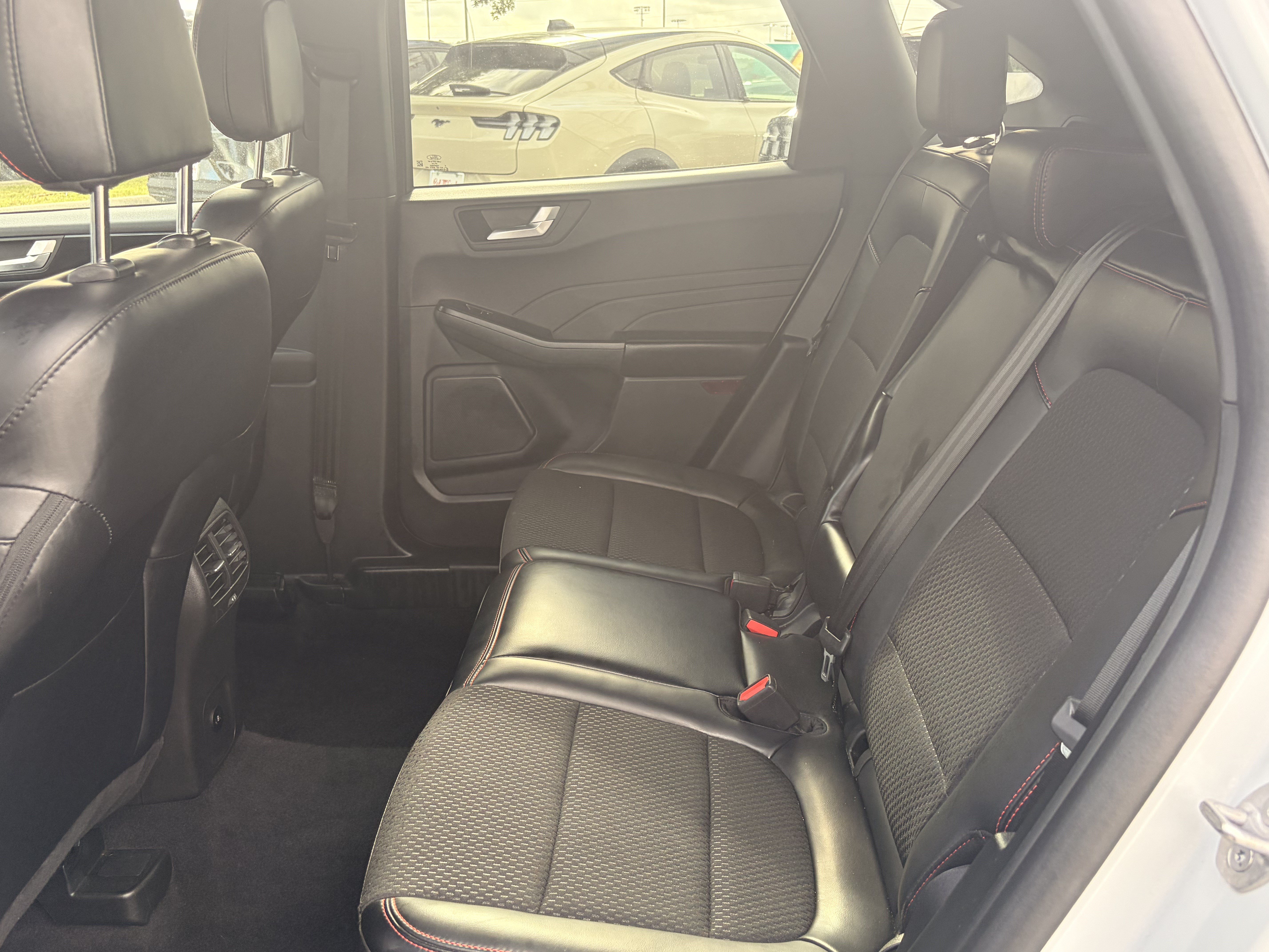Certified 2025 Ford Escape ST-Line Select AWD/4WD image 9