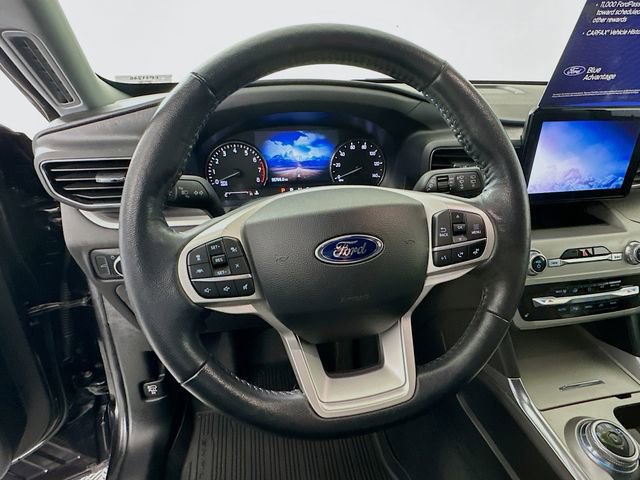 Certified 2022 Ford Explorer XLT w/ Equipment Group 202A image 16