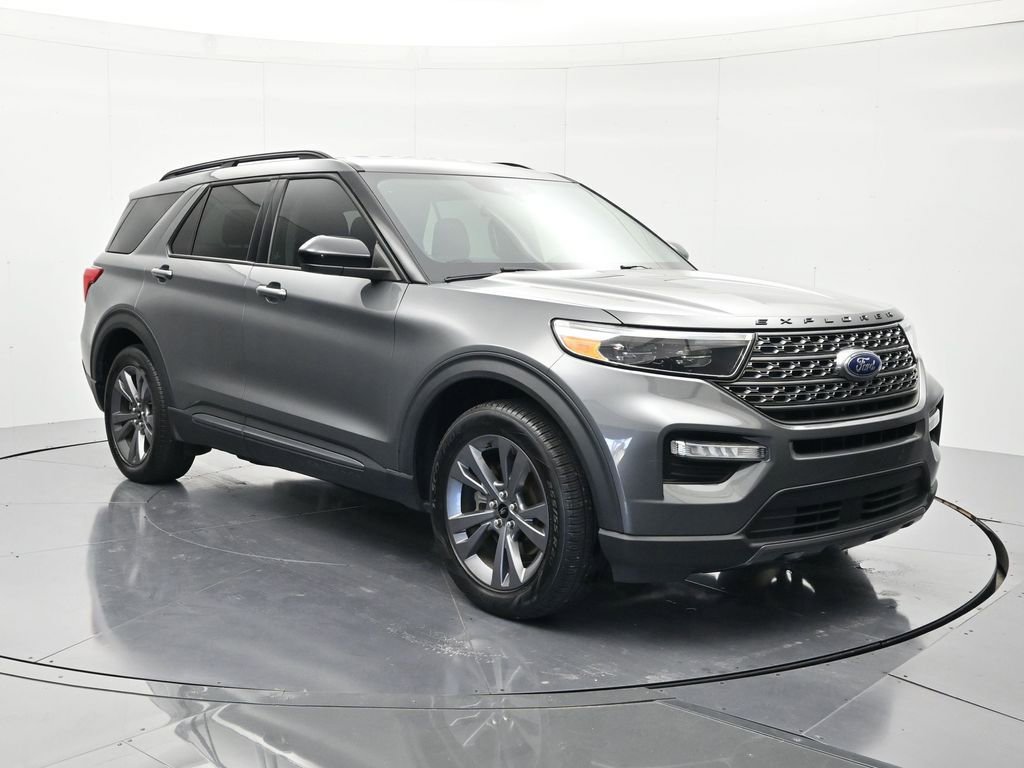 Certified 2023 Ford Explorer XLT w/ Equipment Group 202A RWD image 3