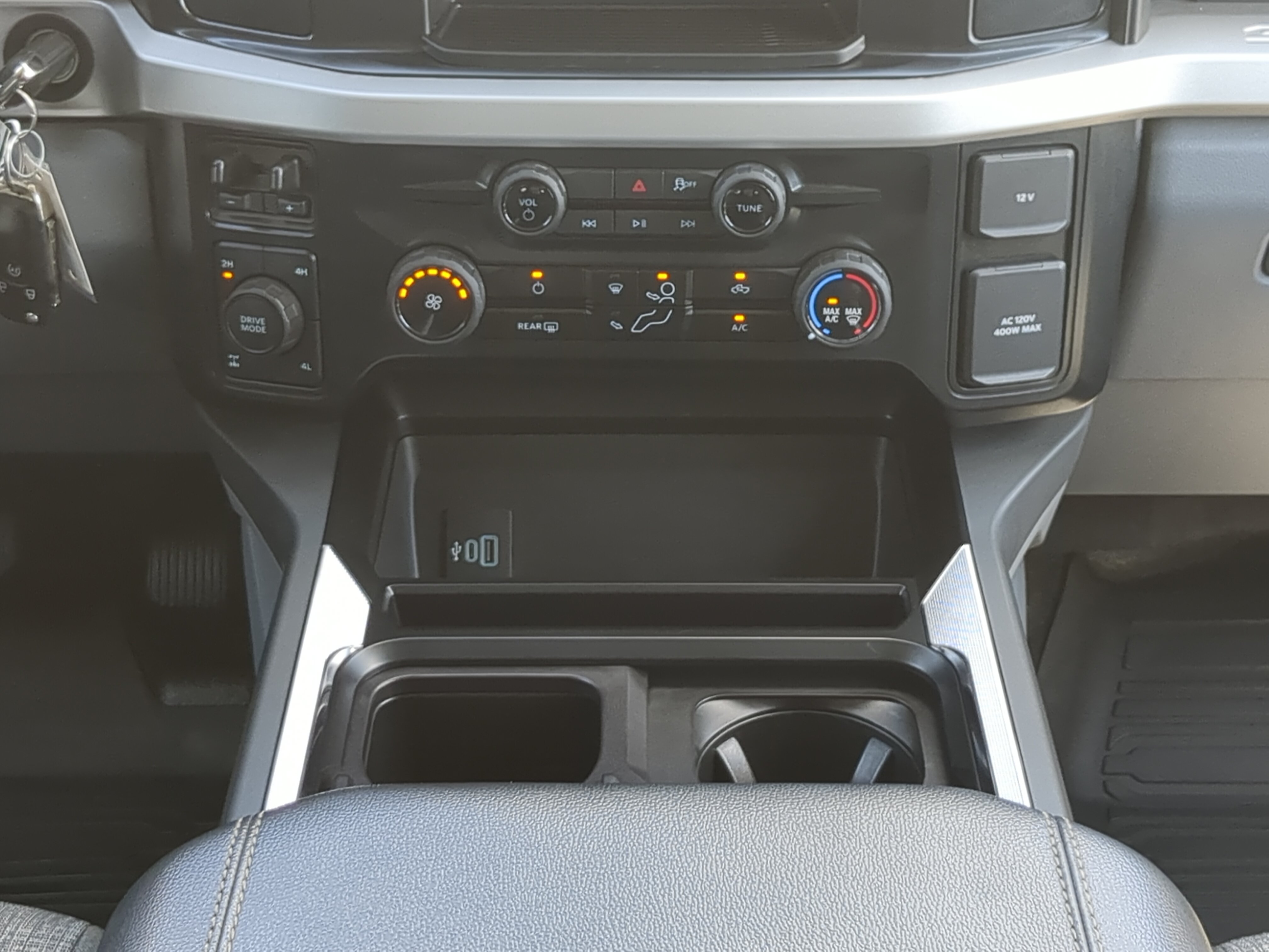 Certified 2025 Ford F250 XLT AWD/4WD image 17