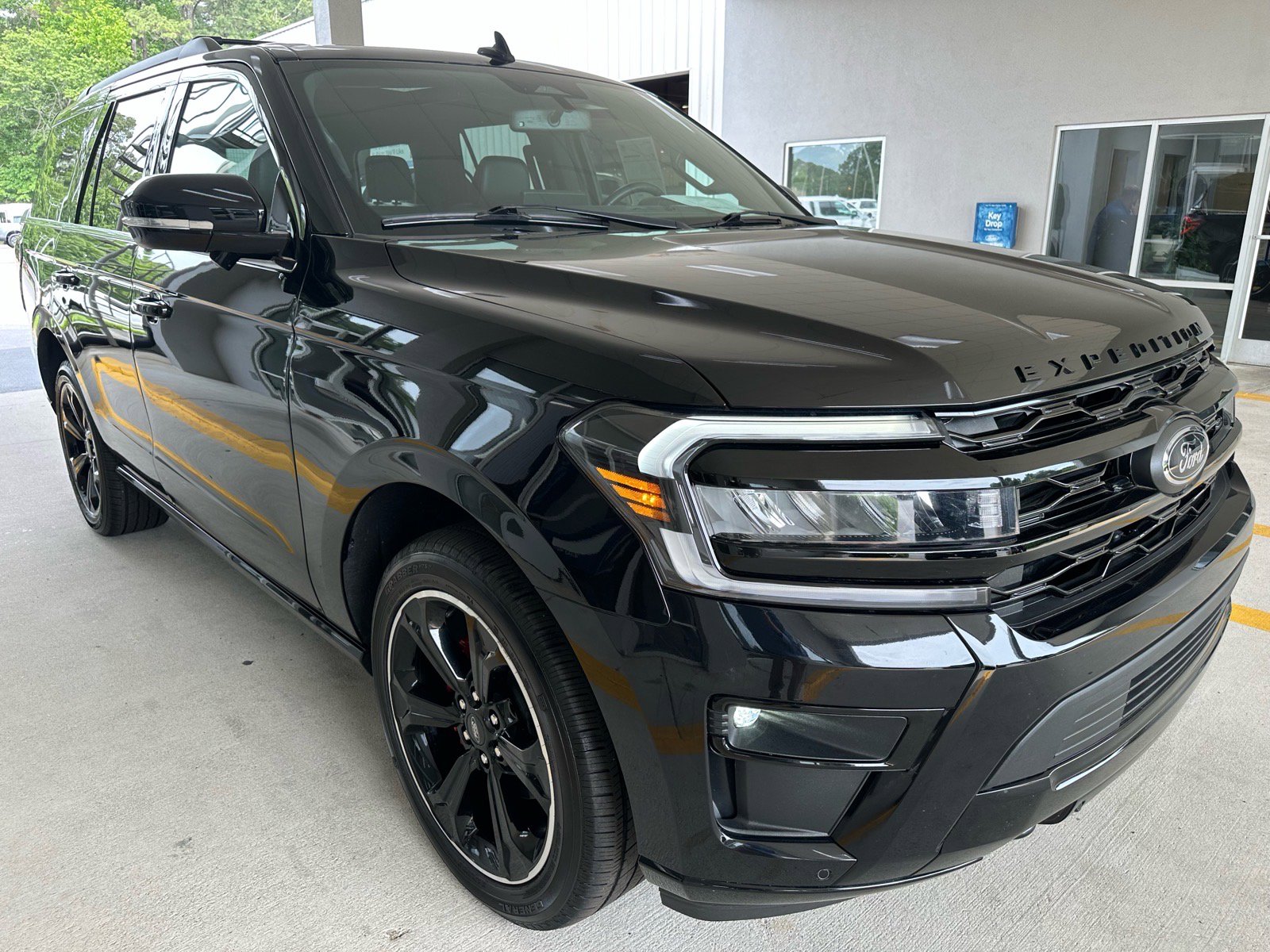 Certified 2023 Ford Expedition Limited AWD/4WD image 8