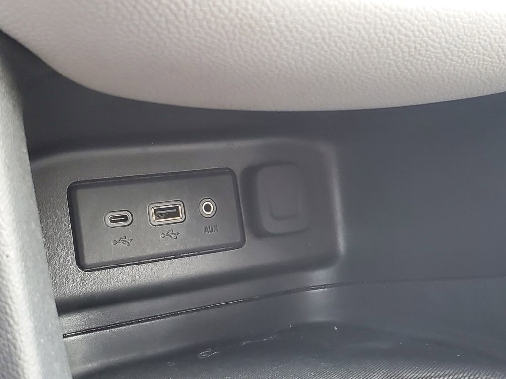 Used 2019 Chevrolet Equinox LS w/ LS Convenience Package image 26