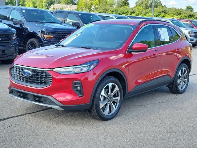 Certified 2025 Ford Escape Platinum AWD/4WD image 2