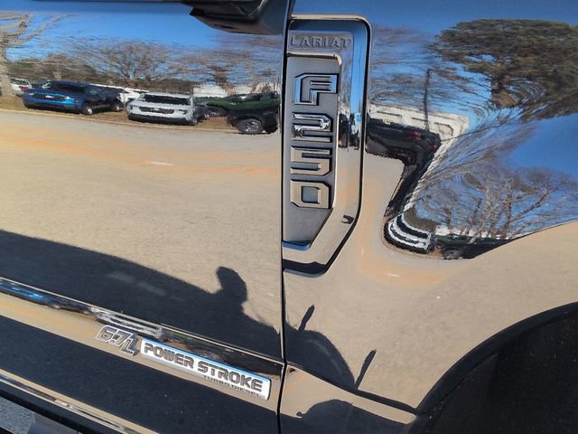 Certified 2022 Ford F250 Lariat w/ Black Appearance Package image 13