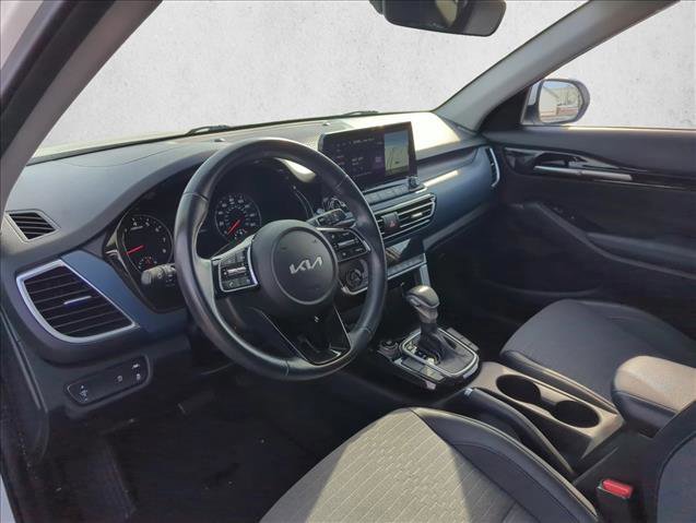 Used 2023 Kia Seltos S w/ Navigation Package image 11