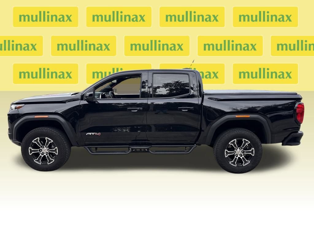 Used 2024 GMC Canyon AT4 w/ Technology Package image 11