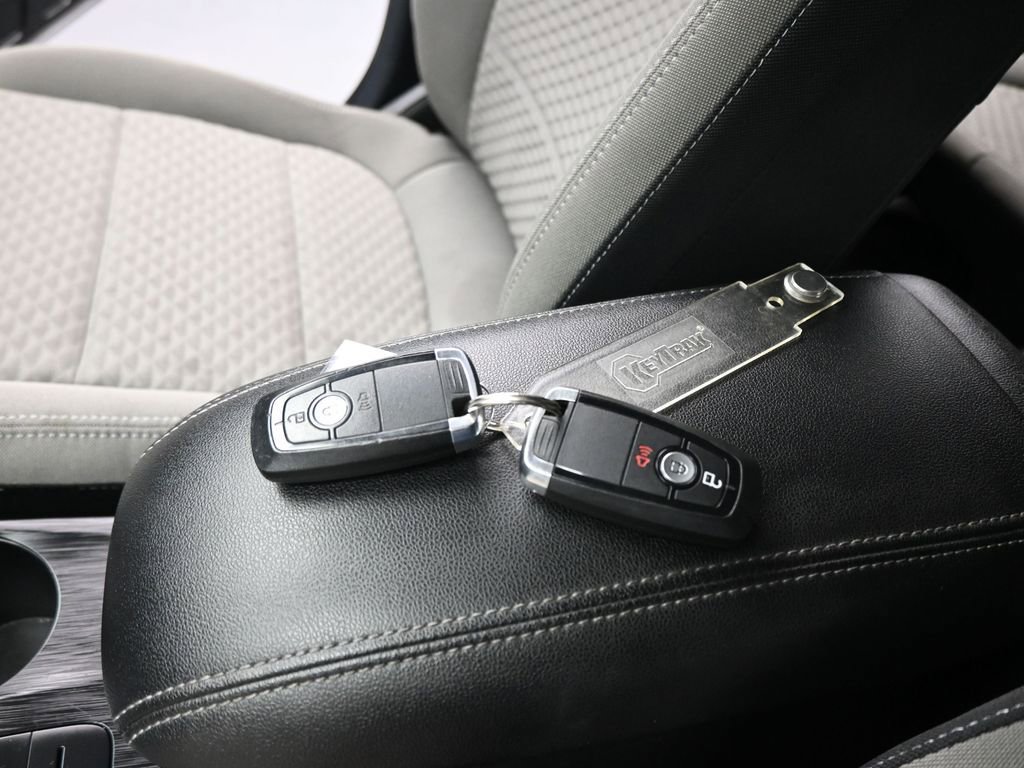 Certified 2022 Ford Escape SE image 16