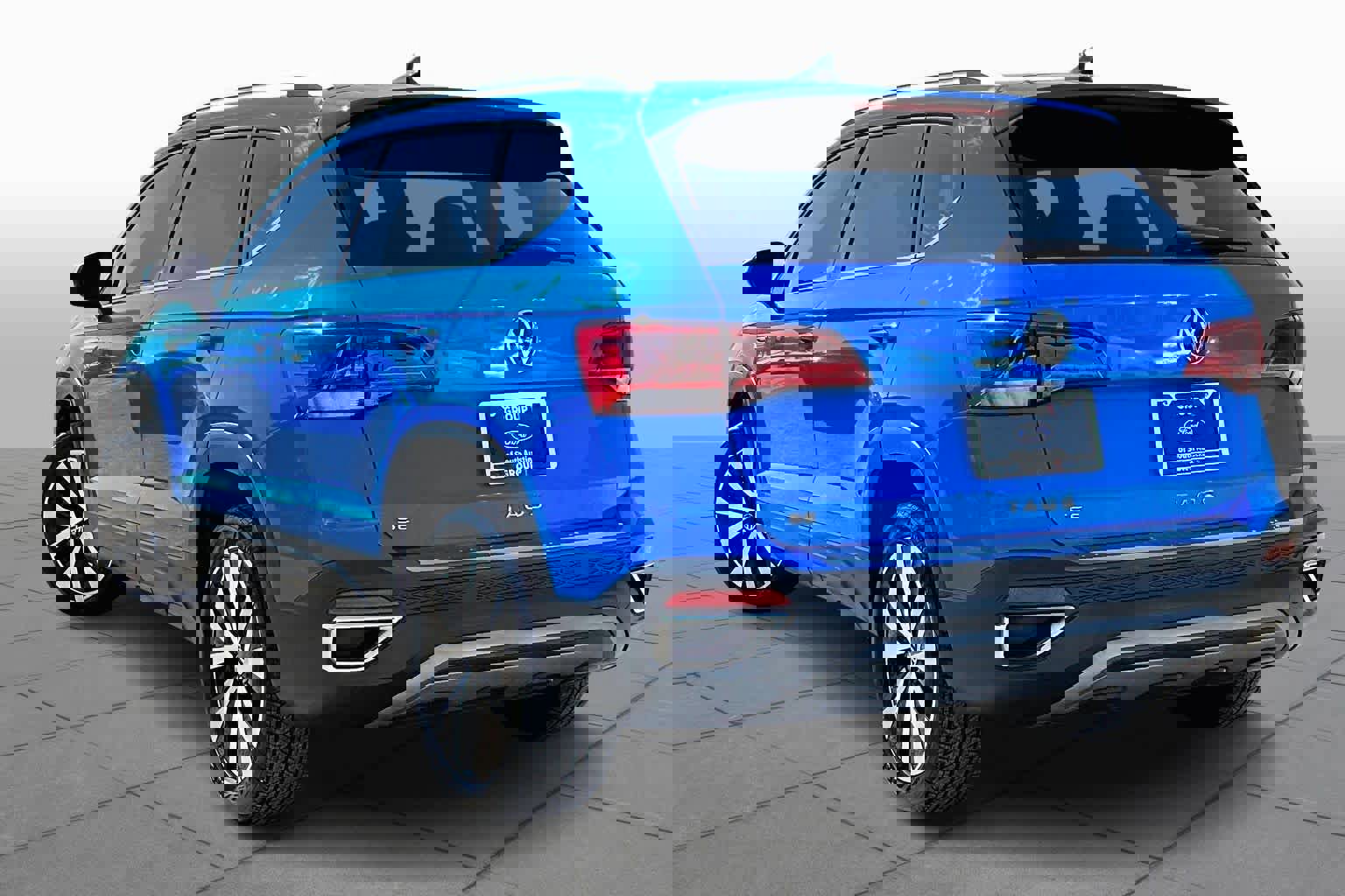 Used 2023 Volkswagen Taos SE image 4