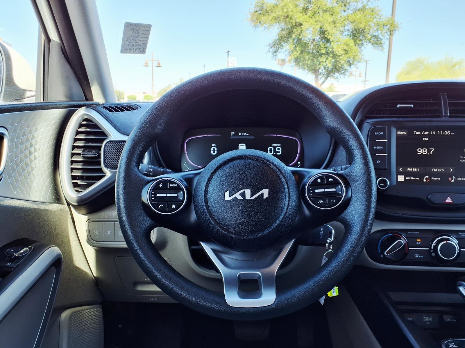 Used 2025 Kia Soul LX FWD image 19