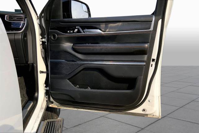 Used 2024 Jeep Grand Wagoneer L Series III w/ Quick Order Packagew 28T AWD/4WD image 23
