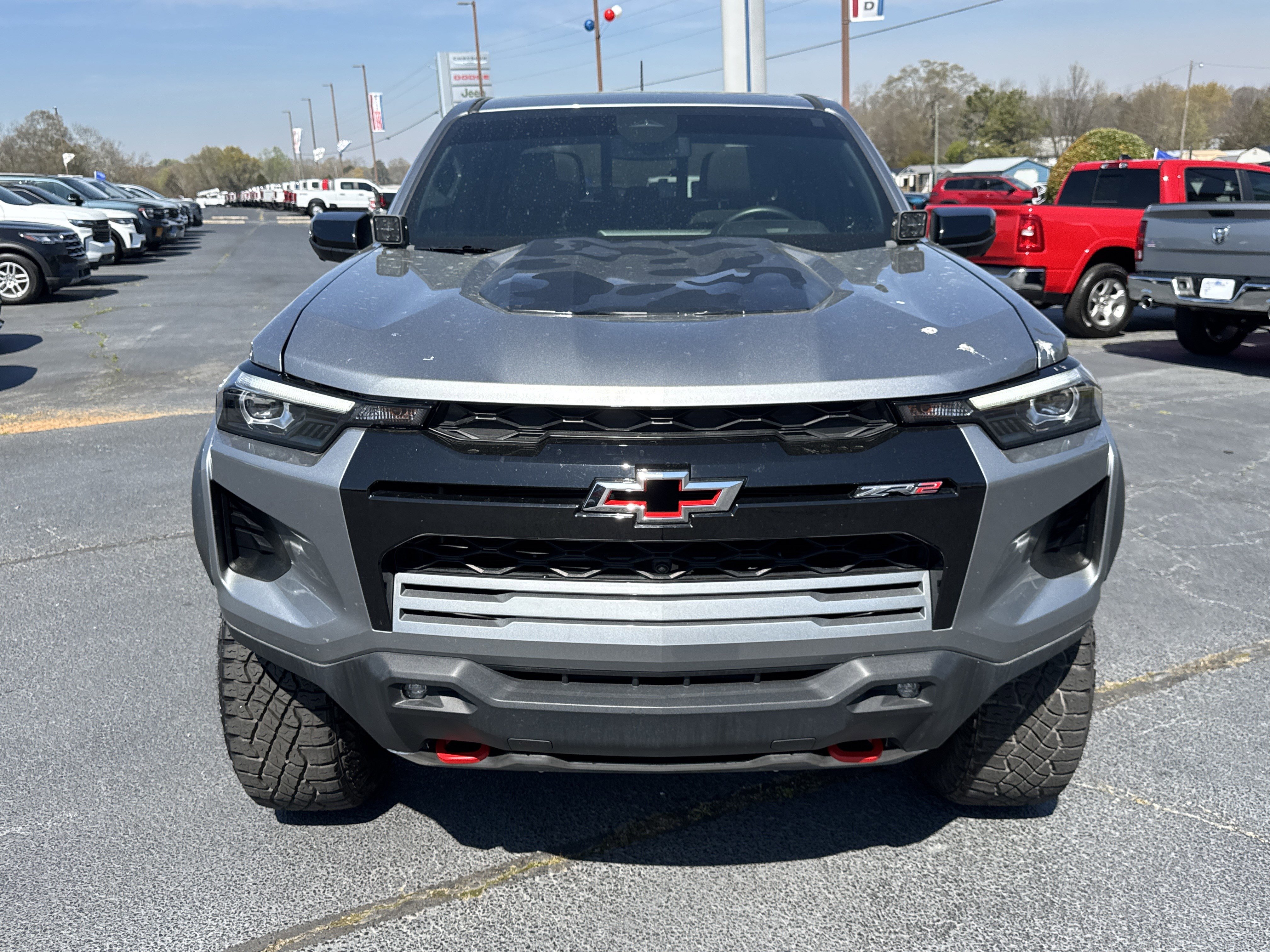 Used 2024 Chevrolet Colorado ZR2 w/ Technology Package image 3