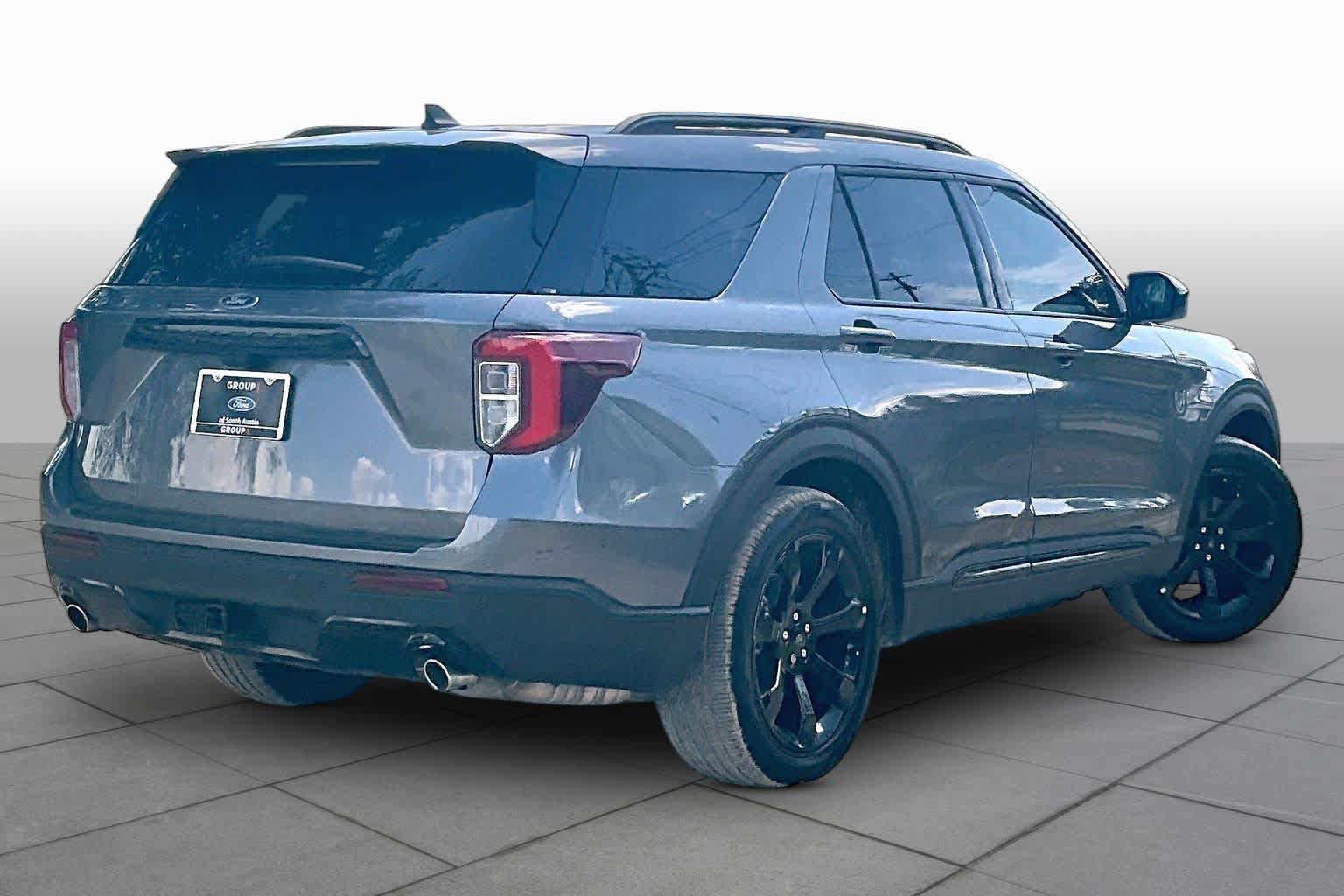 Certified 2023 Ford Explorer ST-Line w/ Class IV Trailer Tow Package RWD image 12
