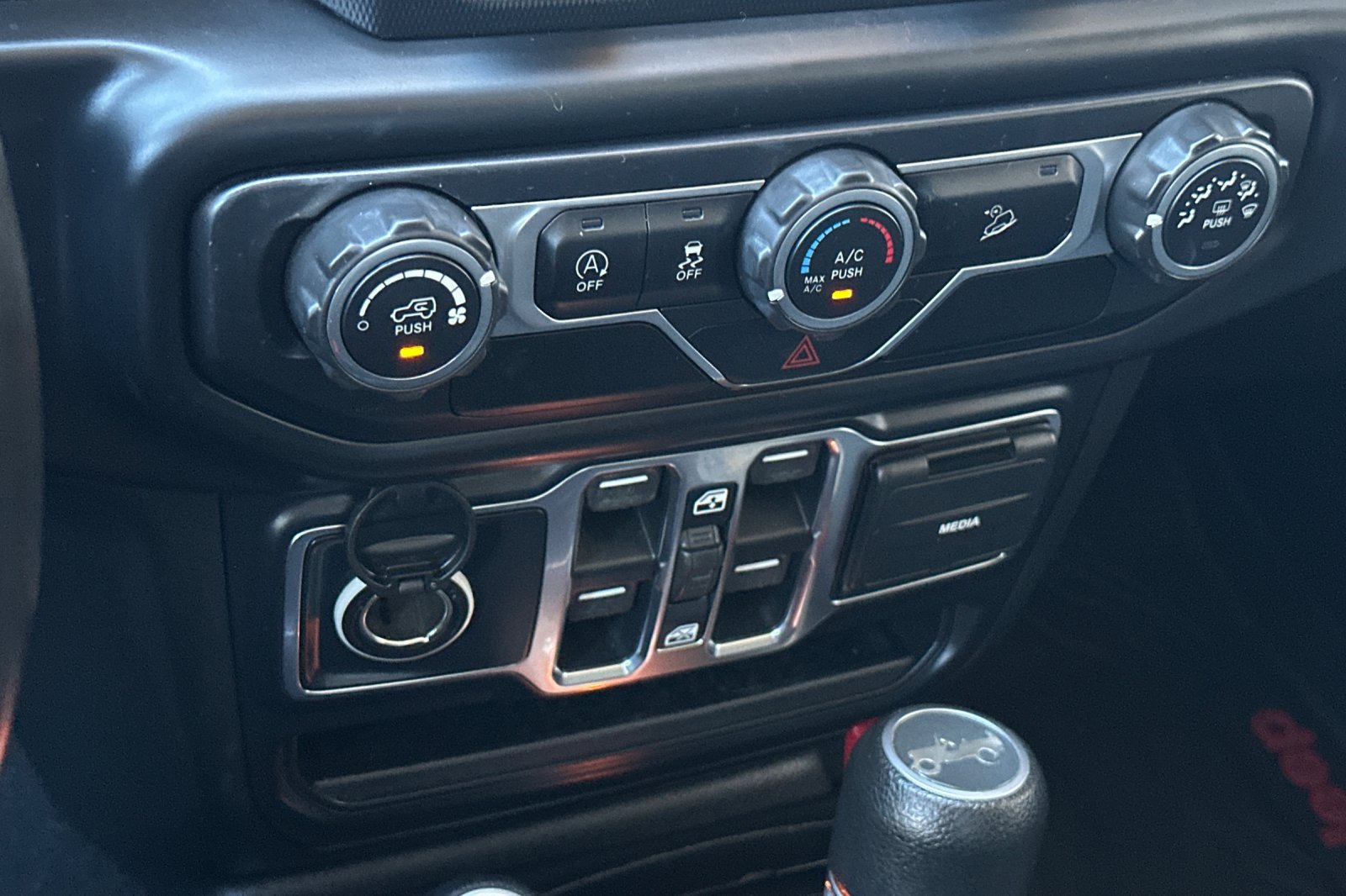 Used 2019 Jeep Wrangler Unlimited Sport S AWD/4WD image 19