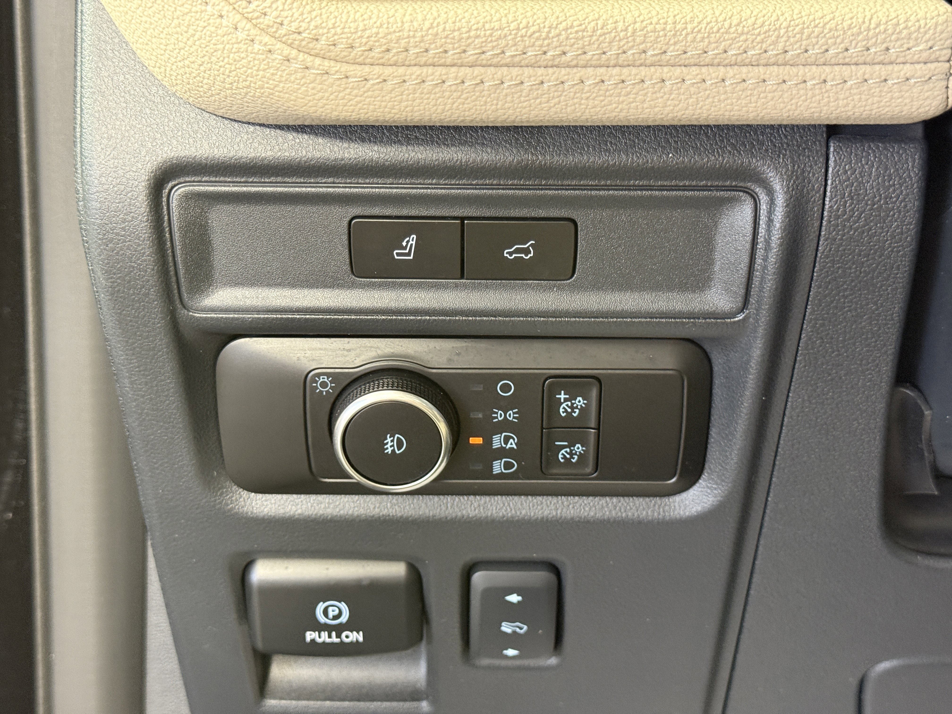 Certified 2024 Ford Expedition Limited image 26