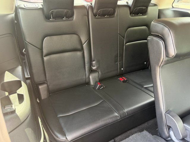 Used 2023 Nissan Pathfinder SL AWD/4WD image 37