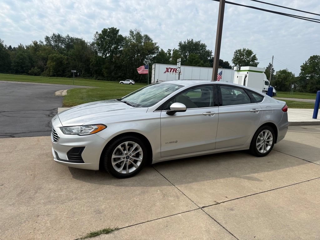 Certified 2019 Ford Fusion SE FWD image 4