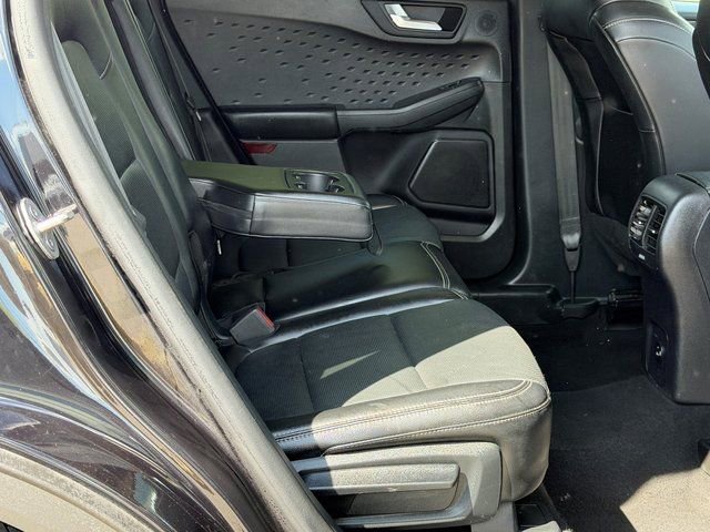 Certified 2020 Ford Escape Titanium AWD/4WD image 31