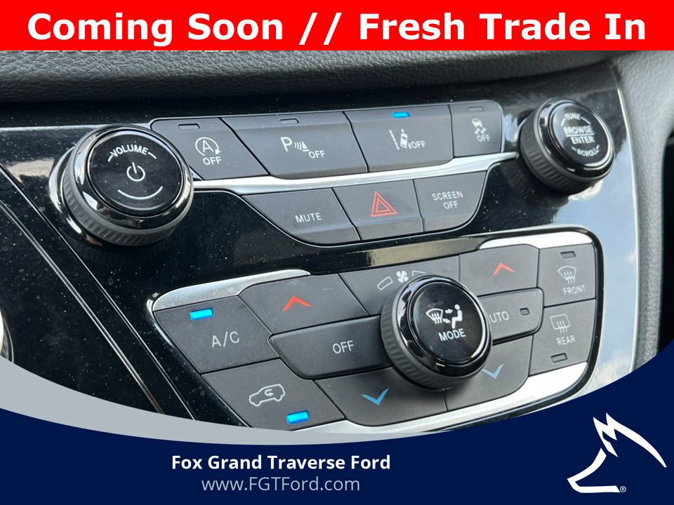 Used 2025 Chrysler Pacifica Limited FWD image 31