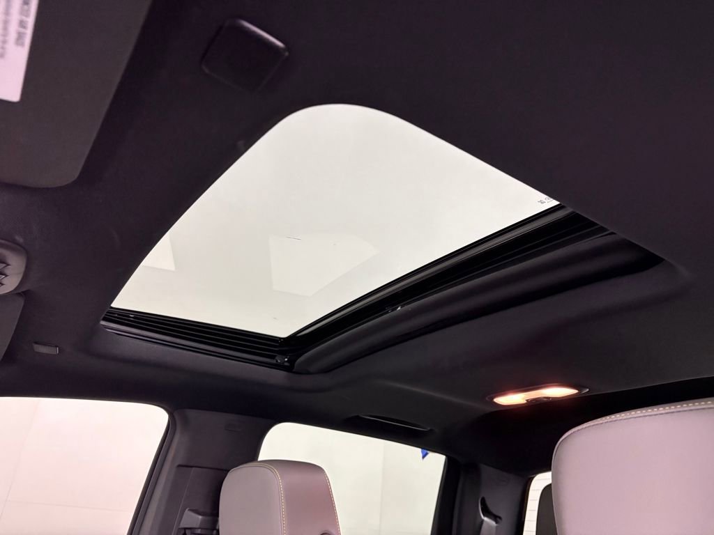 Used 2024 Chevrolet Colorado ZR2 w/ Technology Package image 26