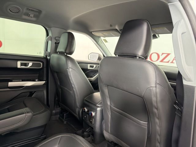 Certified 2022 Ford Explorer XLT w/ Equipment Group 202A RWD image 19