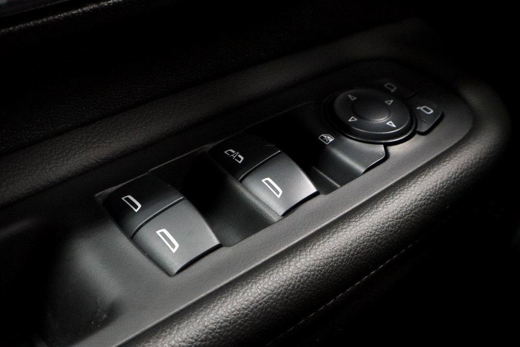 Used 2024 GMC Terrain SLT image 26