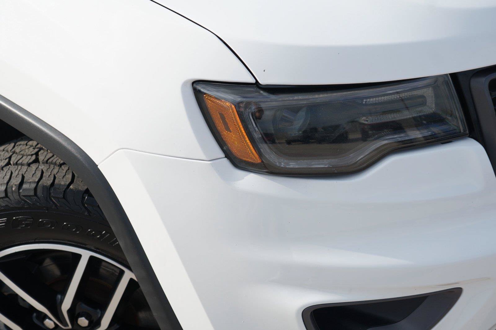 Used 2021 Jeep Grand Cherokee Trailhawk w/ Trailhawk Luxury Group AWD/4WD image 3