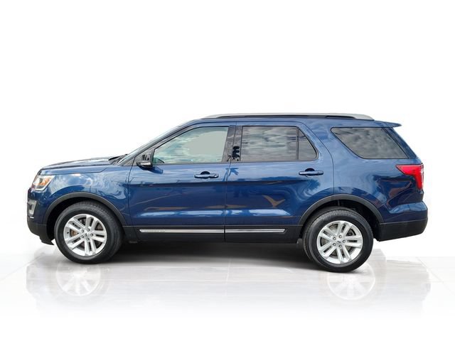Certified 2017 Ford Explorer XLT w/ Equipment Group 202A FWD image 4