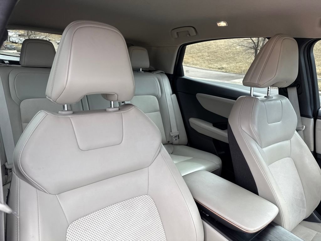 Used 2023 Nissan Ariya FWD image 29