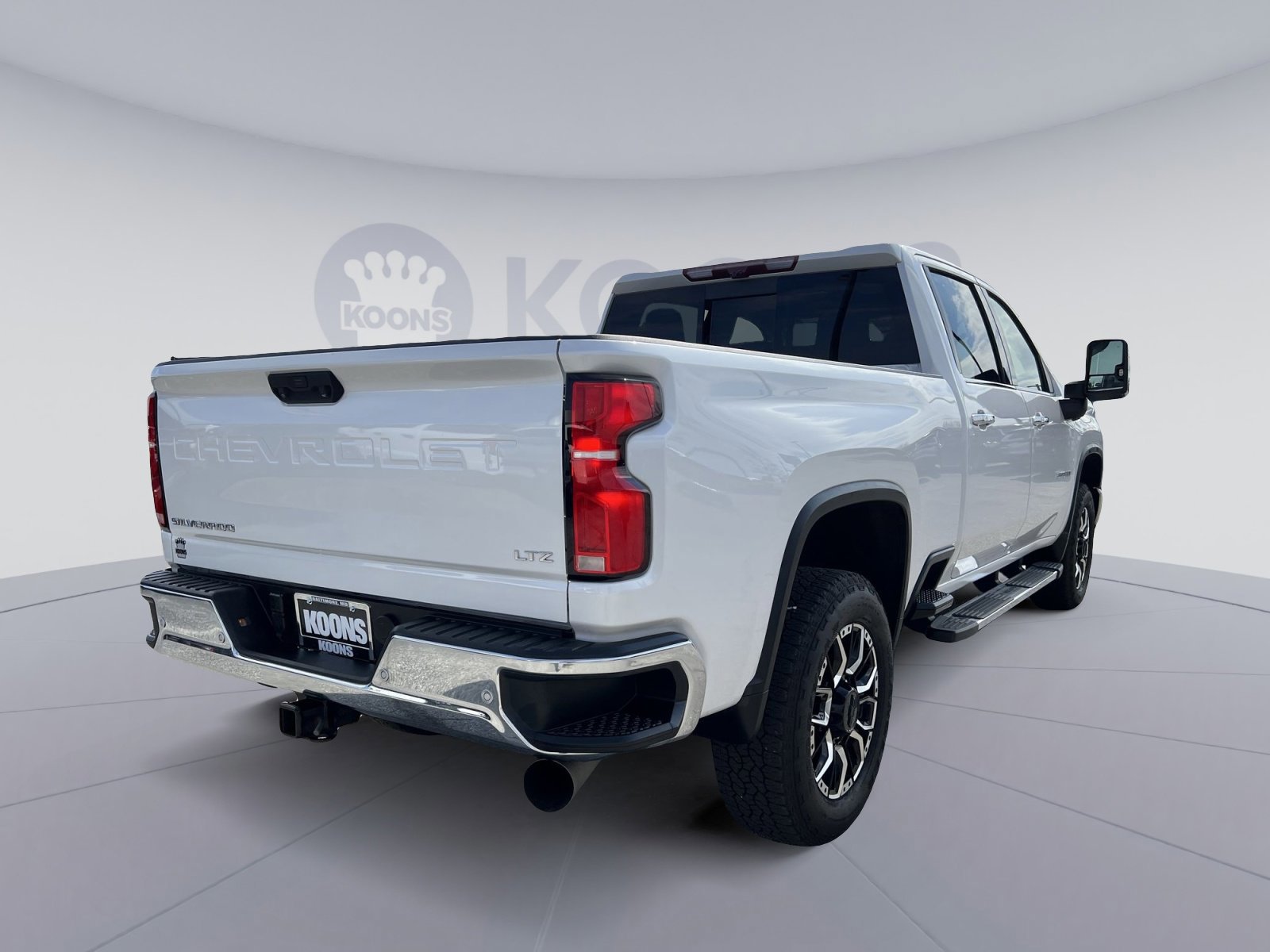 Used 2024 Chevrolet Silverado 2500 LTZ w/ LTZ Plus Package image 4