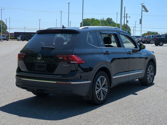 Used 2024 Volkswagen Tiguan Wolfsburg Edition w/ Panoramic Sunroof Package AWD/4WD image 4