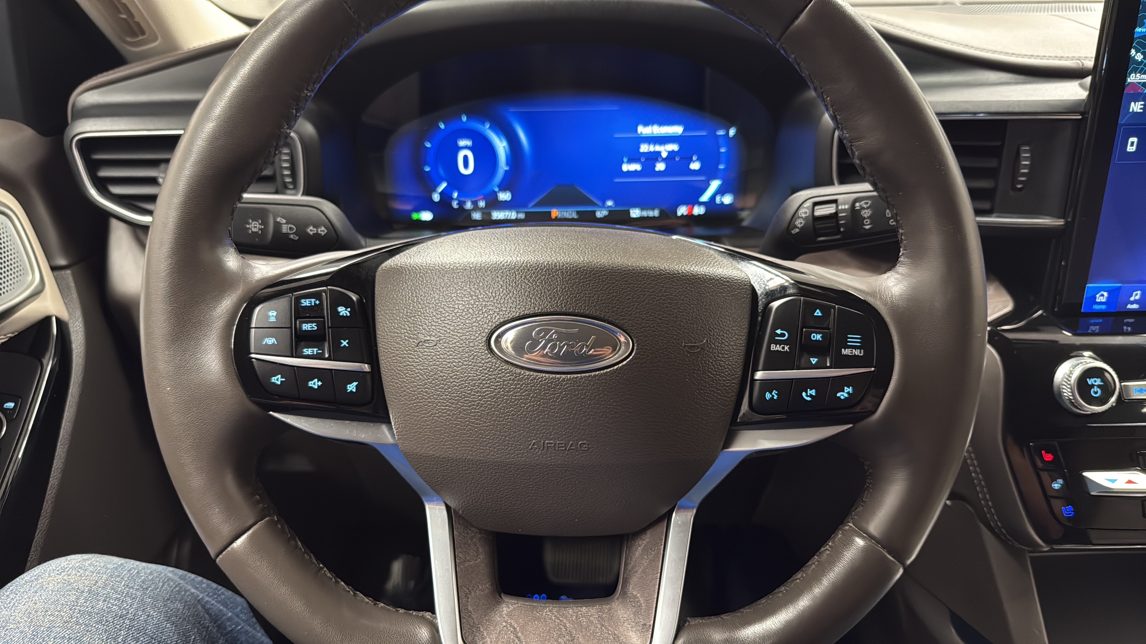 Certified 2023 Ford Explorer Platinum w/ Technology Package AWD/4WD image 21