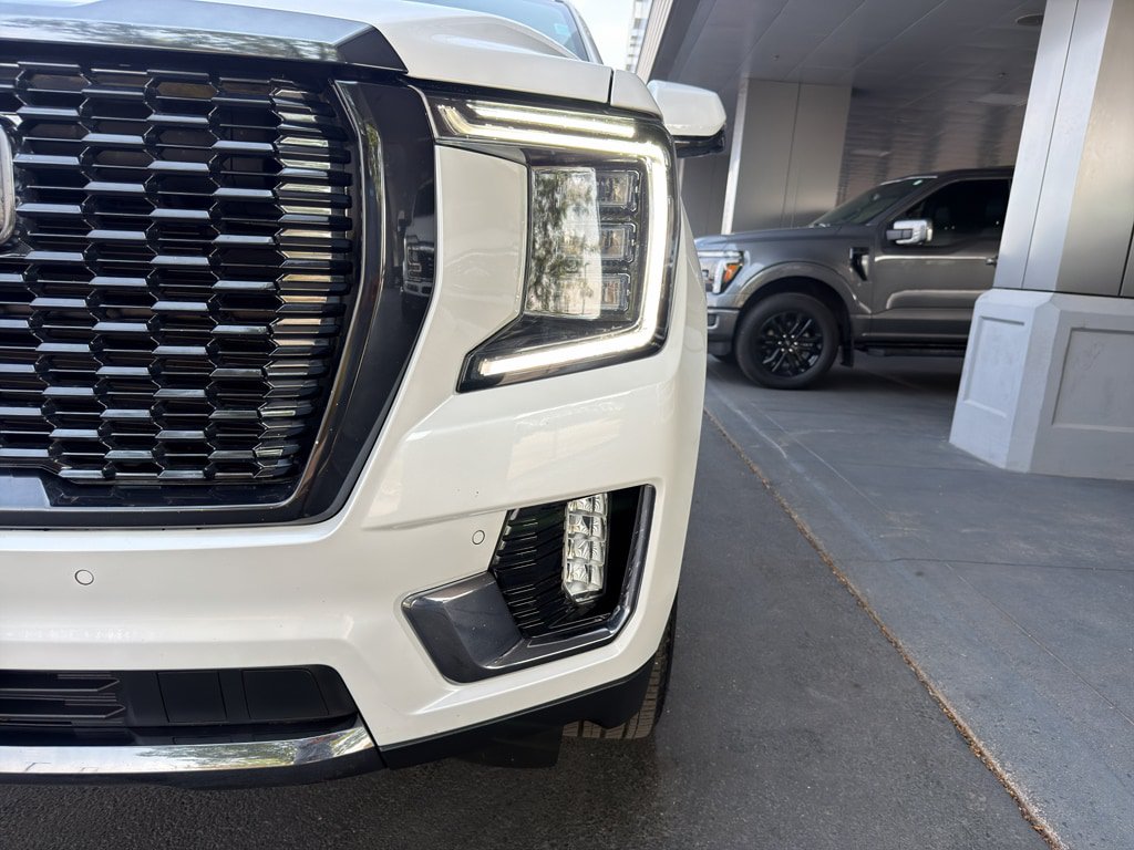 Used 2023 GMC Yukon Denali Ultimate AWD/4WD image 4