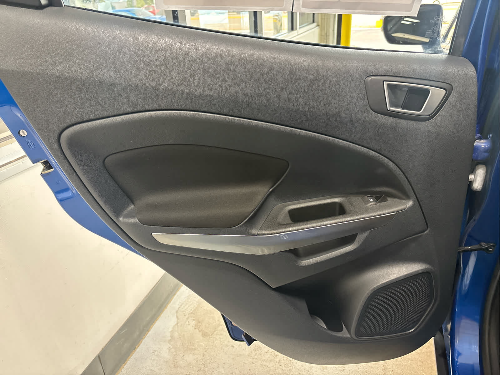 Certified 2018 Ford EcoSport SE w/ SE Convenience Package AWD/4WD image 32