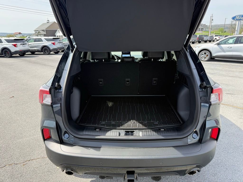 Certified 2022 Ford Escape SEL w/ SEL Stealth AWD Package image 21