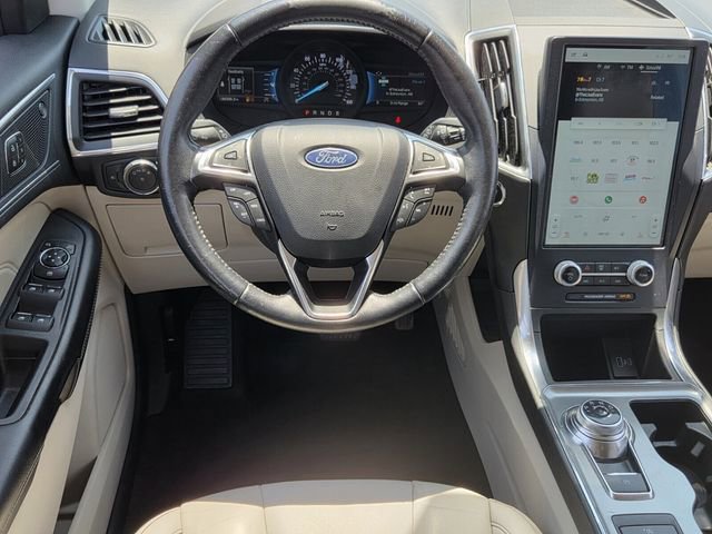 Certified 2022 Ford Edge Titanium AWD/4WD image 11