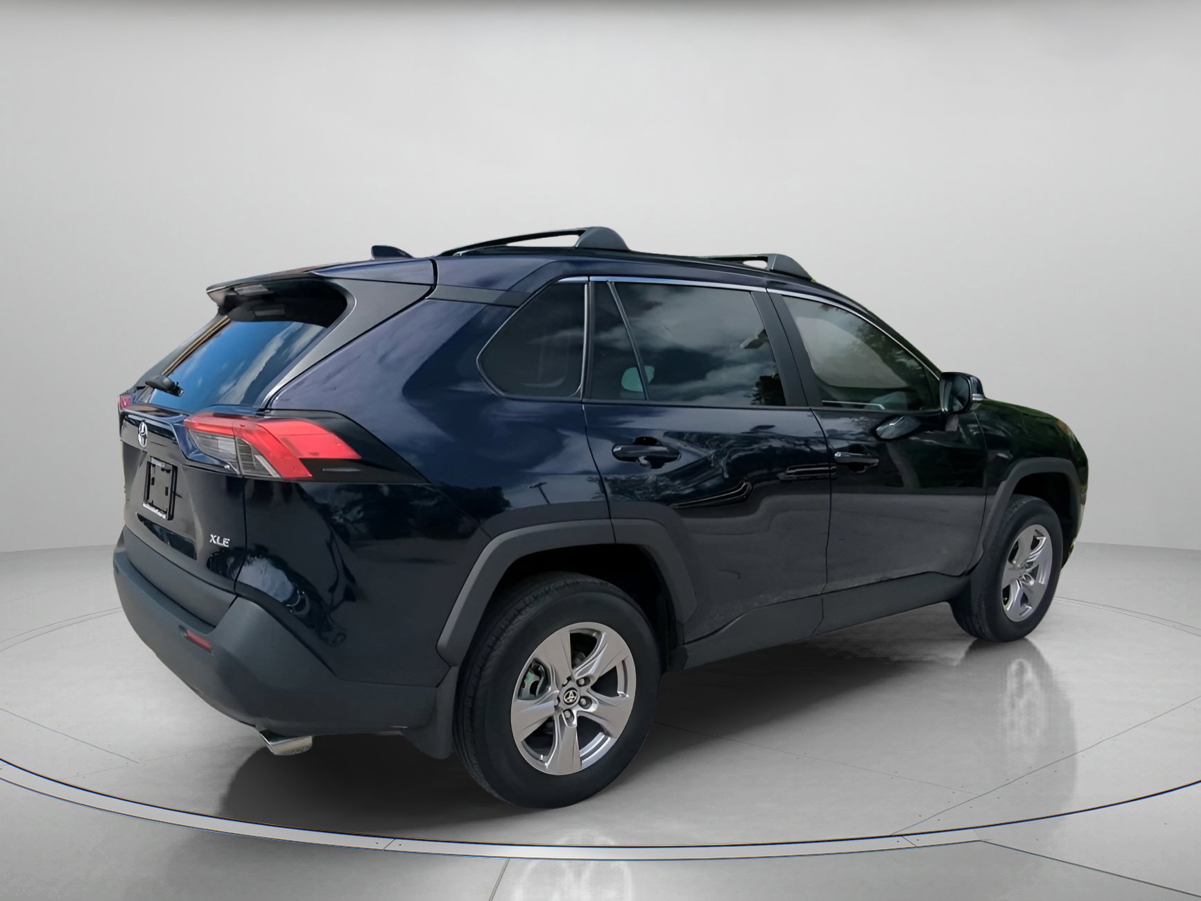 Used 2025 Toyota RAV4 XLE w/ Convenience Package image 24