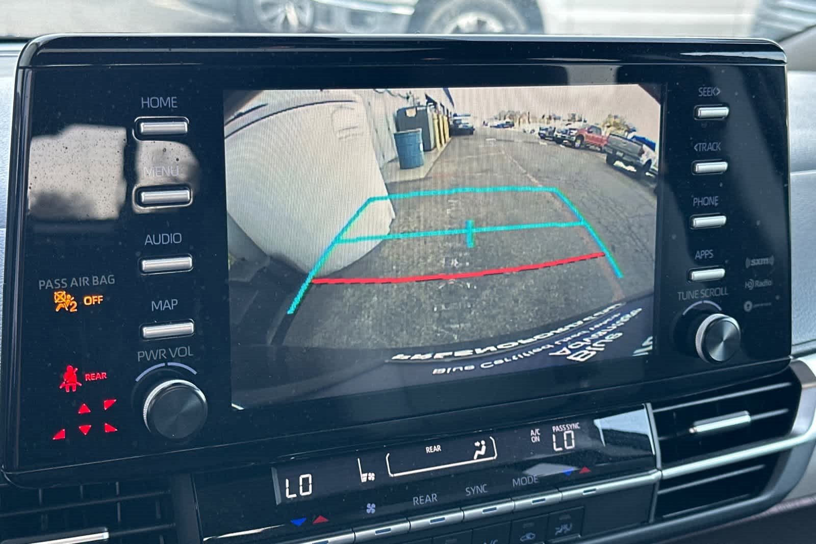 Used 2024 Toyota Sienna LE w/ LE Plus Package image 21