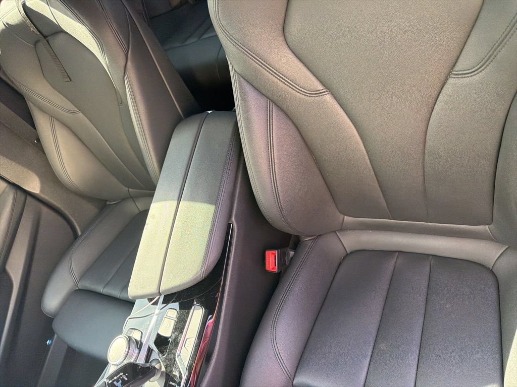 Used 2019 BMW 530e w/ Convenience Package RWD image 7