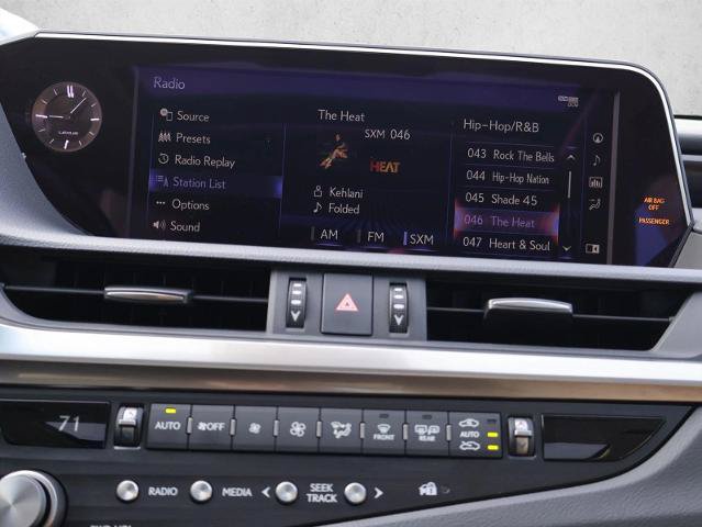 Used 2021 Lexus ES 300h w/ Luxury Package FWD image 16