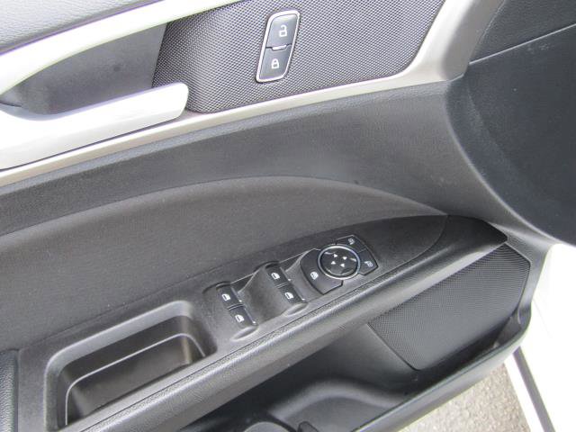 Certified 2018 Ford Fusion SE FWD image 15