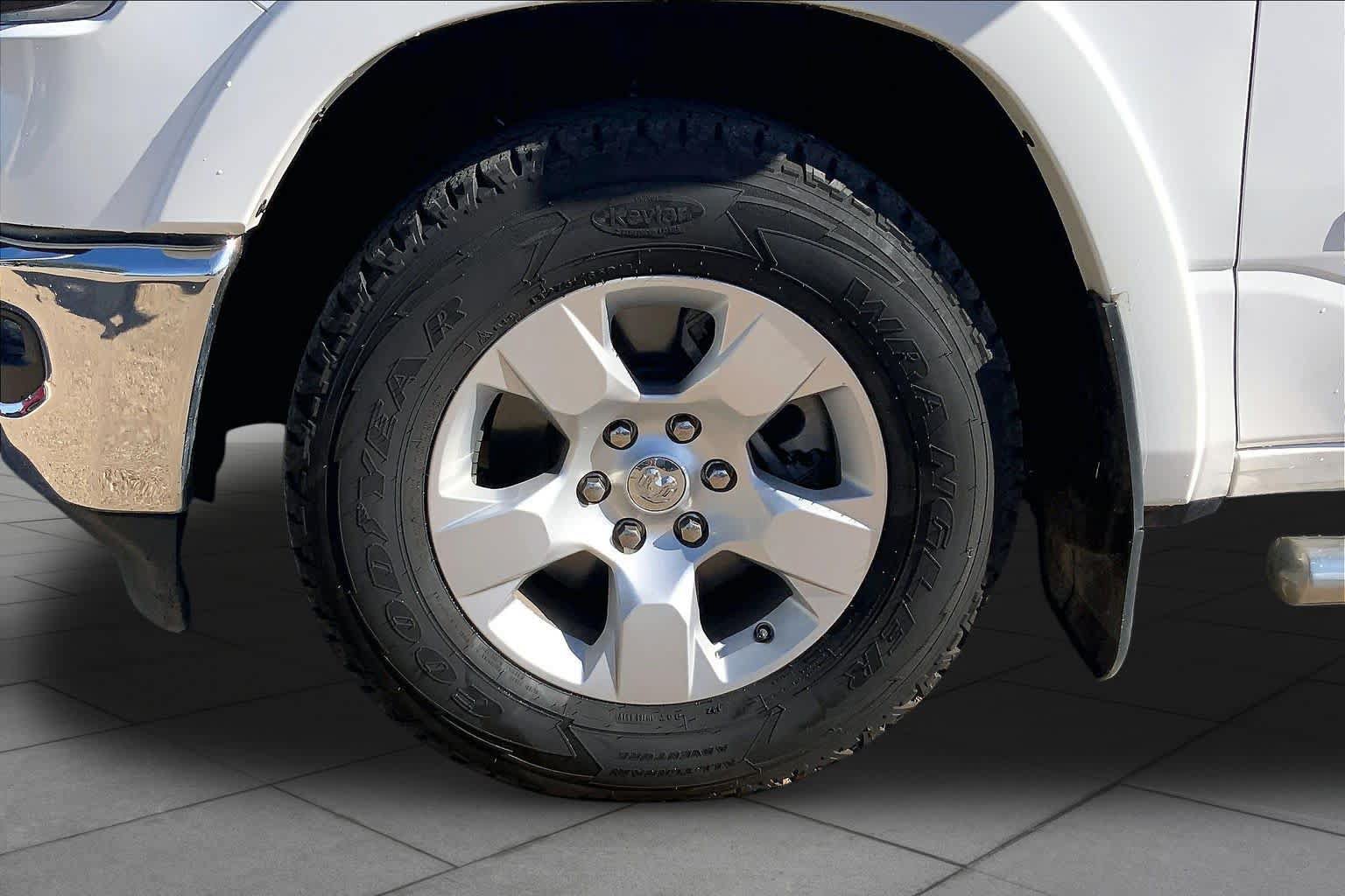 Used 2022 RAM 1500 Laramie AWD/4WD image 11