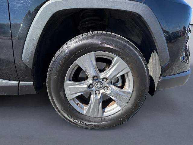 Used 2025 Toyota RAV4 XLE AWD/4WD image 9